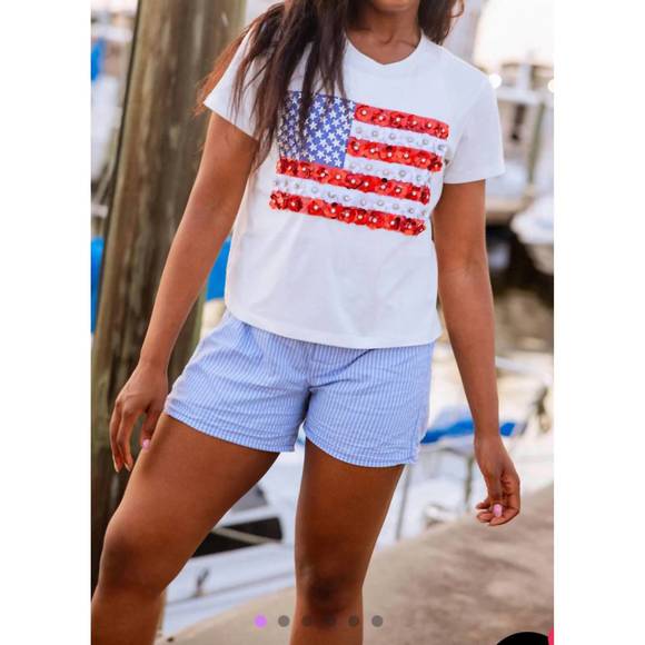 QUEEN OF SPARKLES Tops - NEW QUEEN OF SPARKLES flag t-shirt in white
